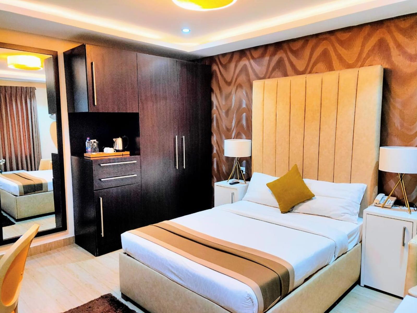 The Cabin Hotel Аккра Экстерьер фото